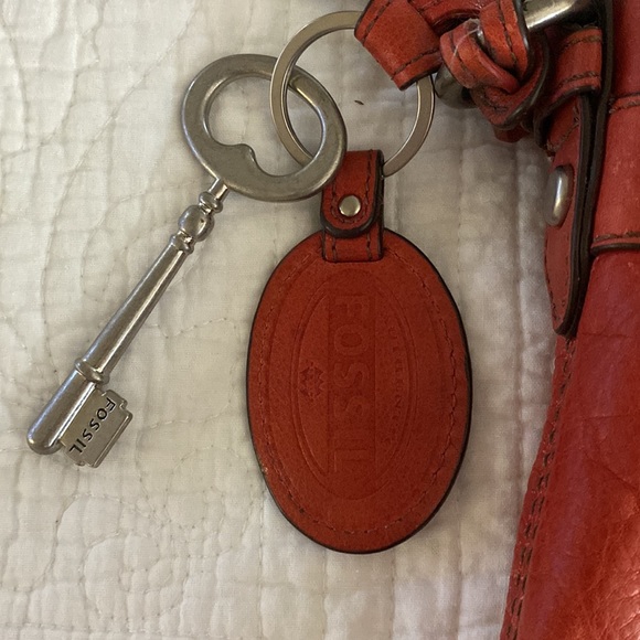 red fossil bag - Picture 2 of 6